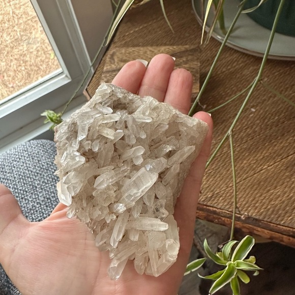 Clear Quartz Crystal Cluster BEST HEALING CRYSTAL 0.62 pounds - Picture 10 of 11